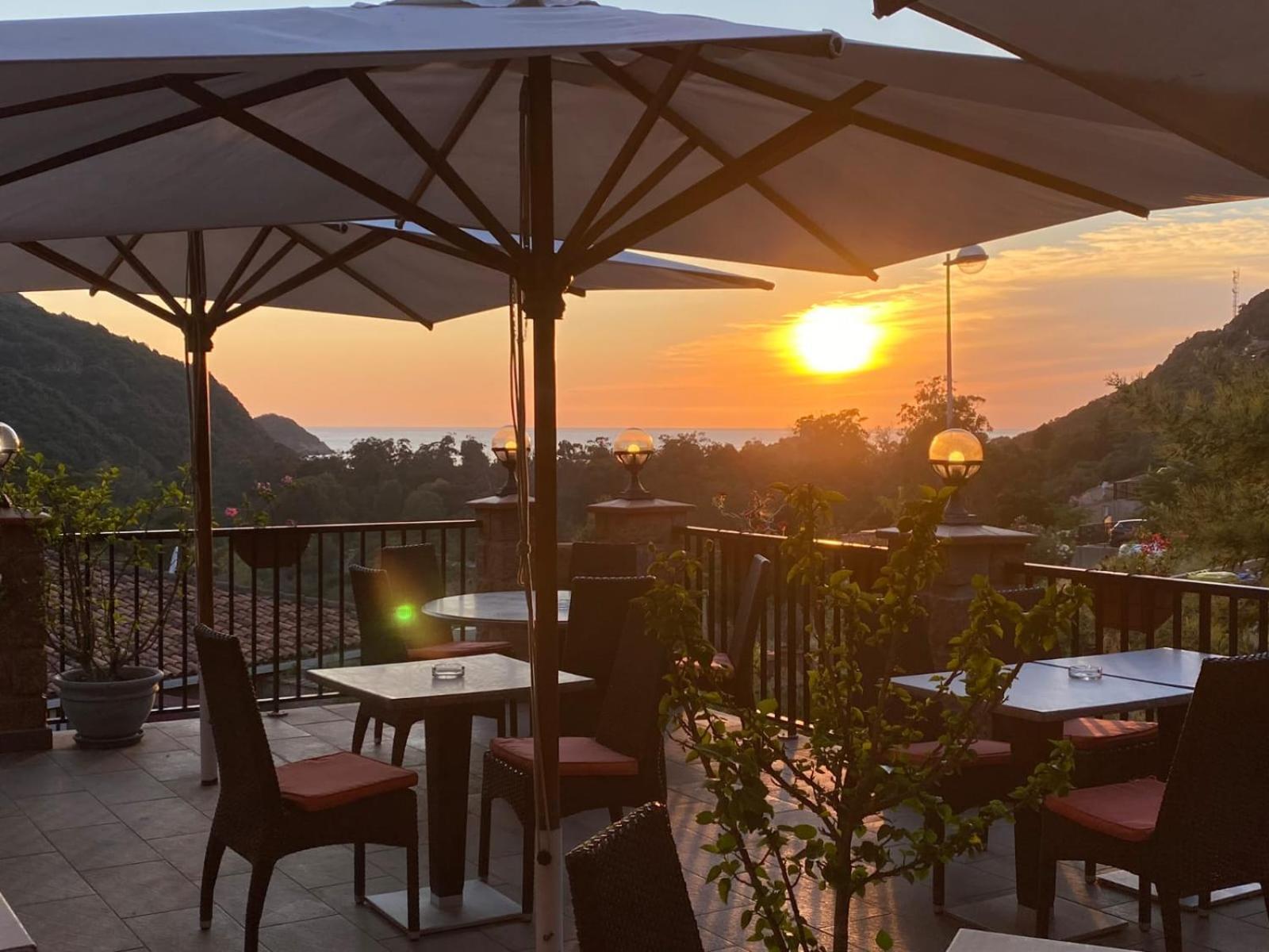 Le Porto T3 55M2 Vue Mer Immeuble Traditionnel En Pierre De Taille Avec Prestations Exceptionnelles Barbecue Ordinateur Videosurveillance Terrasse Panoramique 外观 照片