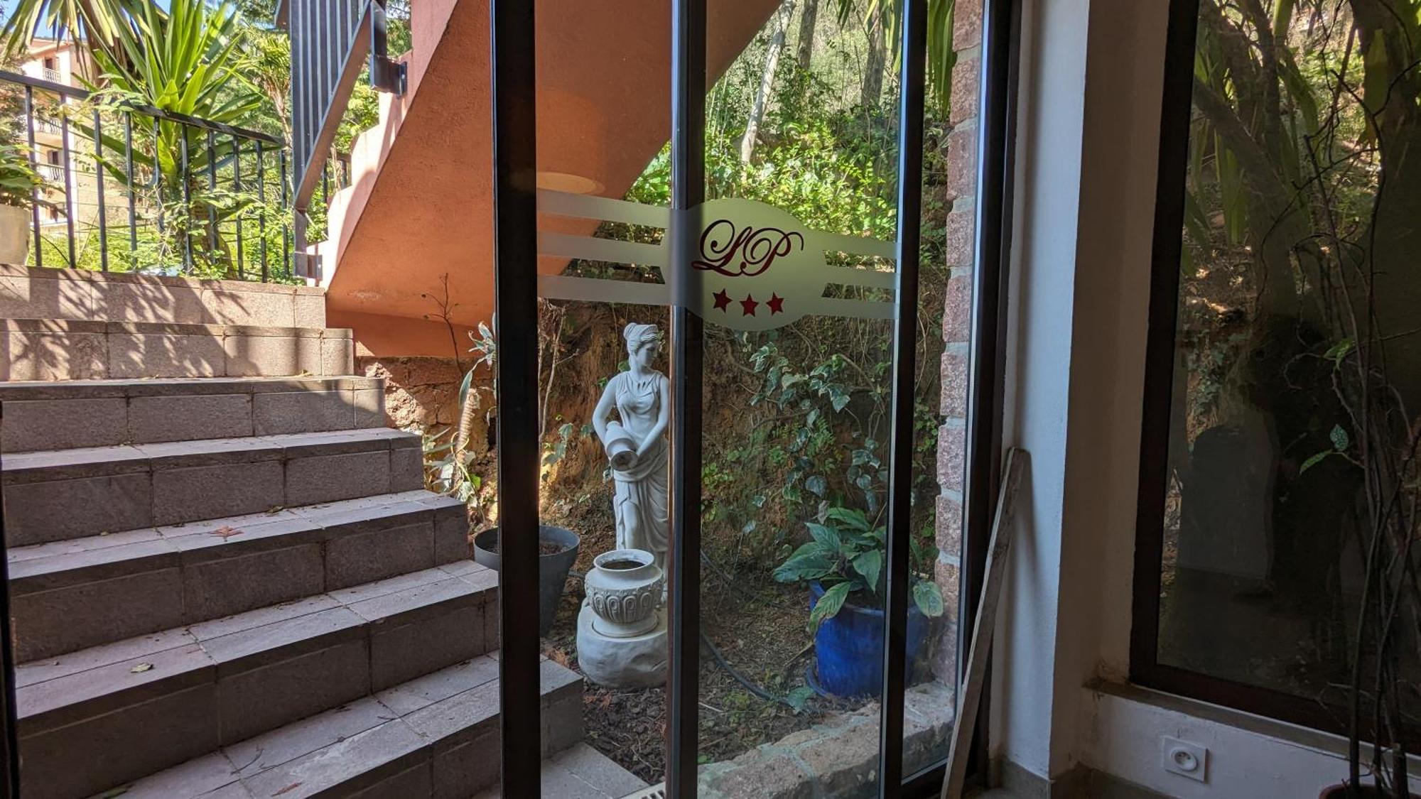 Le Porto T3 55M2 Vue Mer Immeuble Traditionnel En Pierre De Taille Avec Prestations Exceptionnelles Barbecue Ordinateur Videosurveillance Terrasse Panoramique 外观 照片